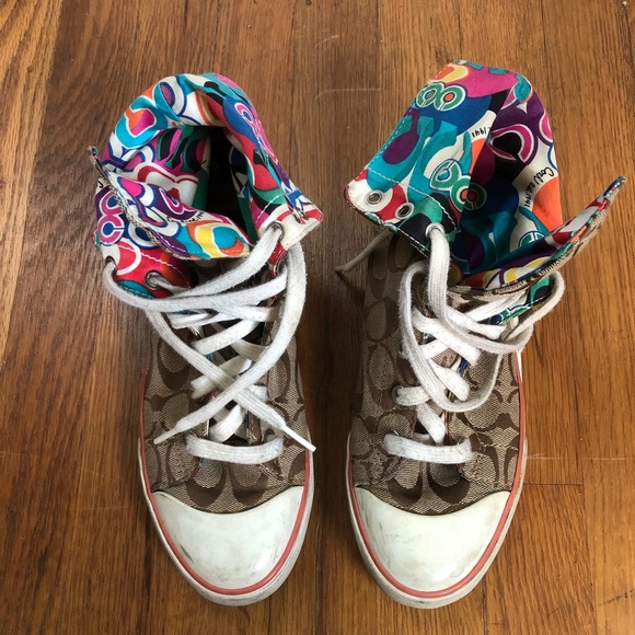 Sneaker - Picture 2 of 3